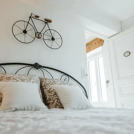 Relais Des Combrailles Bed & Breakfast Tralaigues