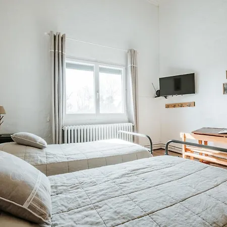 Relais Des Combrailles לינה וארוחת בוקר 3*