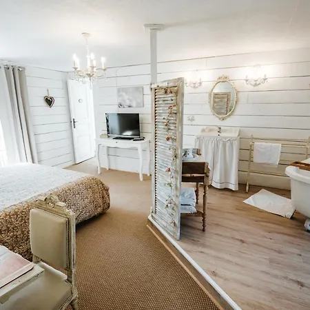 Relais Des Combrailles * Tralaigues