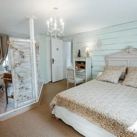 Bed & Breakfast Relais Des Combrailles Tralaigues